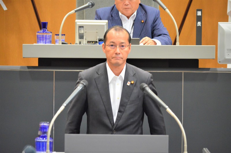 http://www.giin-dnwu.com/suzuki_hideki/images/%E5%A7%94%E5%93%A1%E9%95%B7%E5%A0%B1%E5%91%8A.jpg